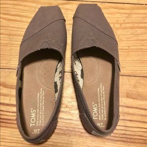 Women’s Tom’s Shoe